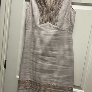 Elegant Sleeveless Dress in Cream and Tan